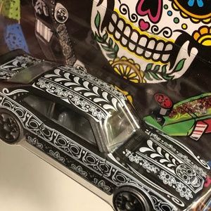 Day of the dead Hot Wheels 2023 Dia de Los Muertos 71 Maverick Grabber